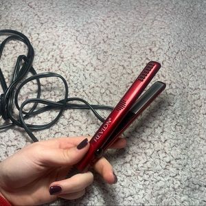 Mini Flat Iron/Straightening Iron Red Revlon